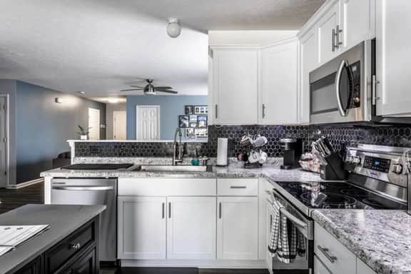 Easy Living Near Ruoff Center - Image 5